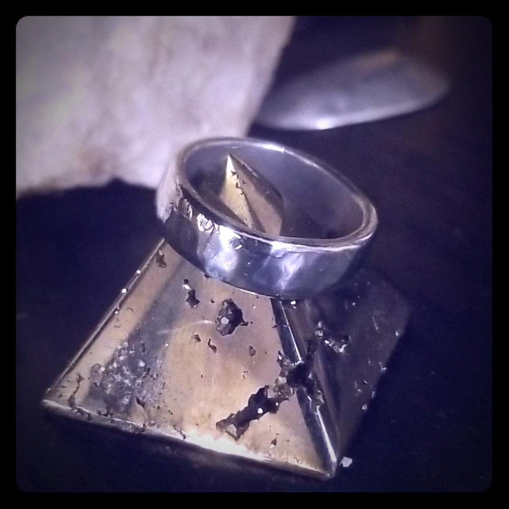 Polished hammered finish aluminum ring